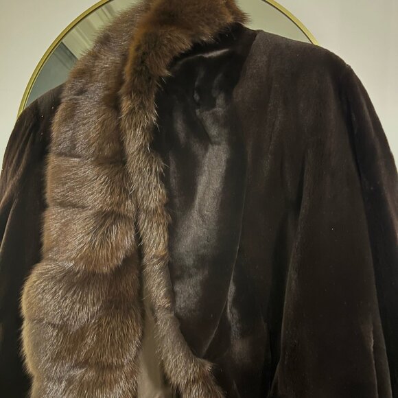 The fur salon at the fifth ave - Mink/Sable Short Jacket - Picture 4 of 6